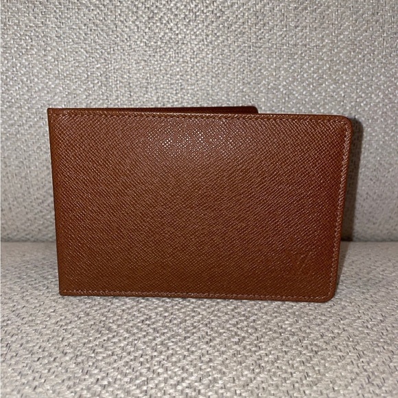 Louis Vuitton Brown Taiga Leather Card Holder ID Wallet - Picture 1 of 12
